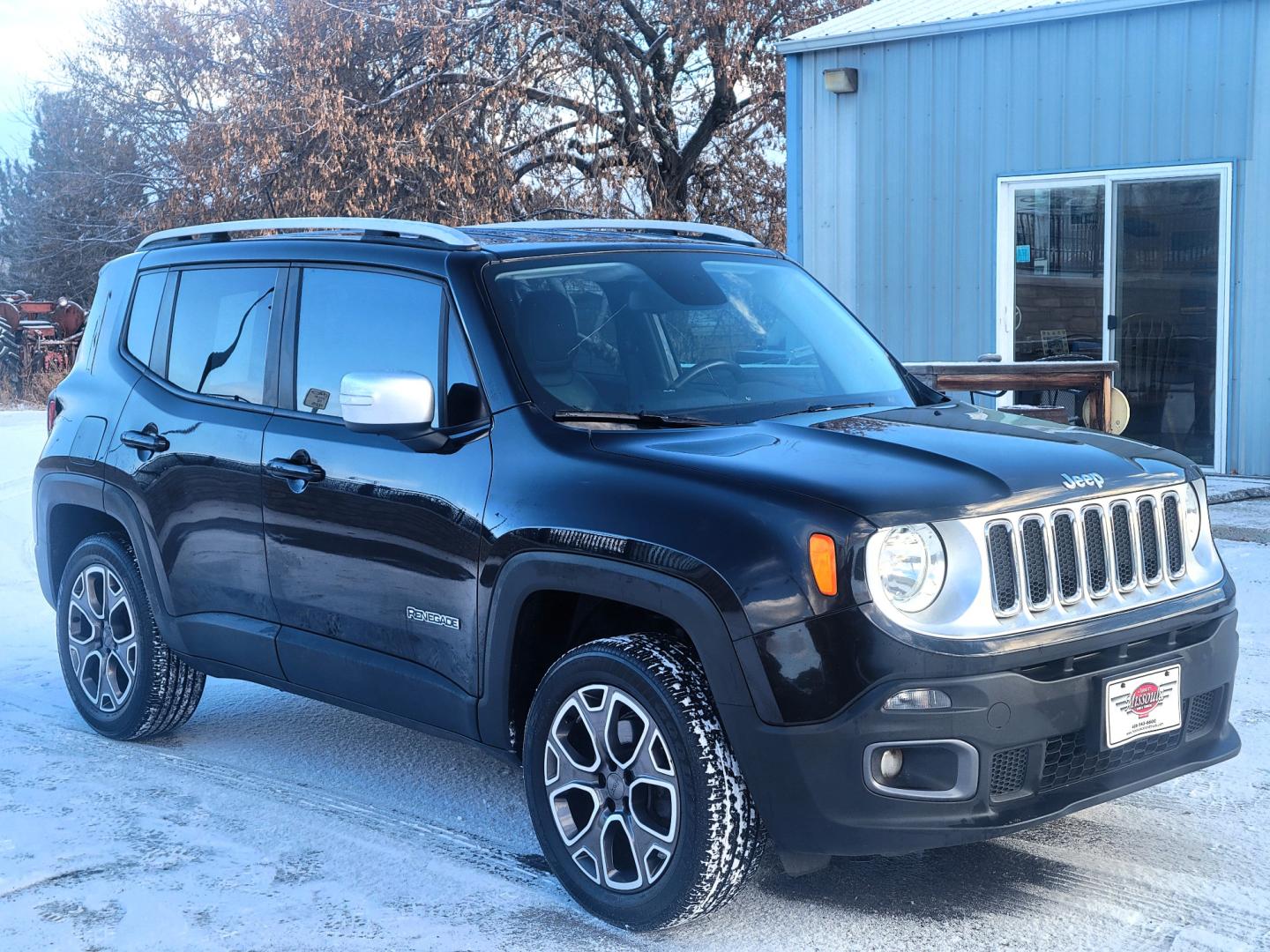 2015 Black /Black Jeep Renegade Limited (ZACCJBDT7FP) with an 2.4L I4 engine, 8 Speed Automatic transmission, located at 450 N Russell, Missoula, MT, 59801, (406) 543-6600, 46.874496, -114.017433 - 4 Wheel Drive. Automatic Transmission. Navigation. Heated Power Seats. Air. Cruise. Tilt. Backup Camera. AM FM XM. Bluetooth. Power Windows and Locks. Remote Start. - Photo#5